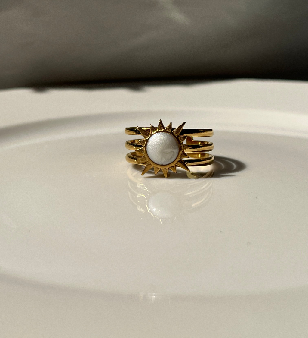 Resin Ring "White Pearl"