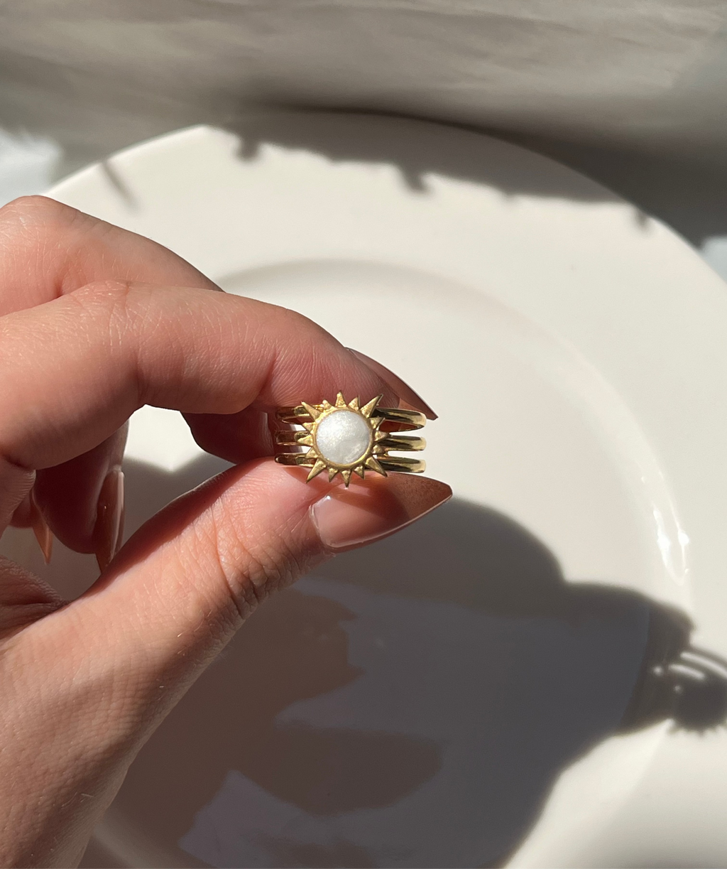Resin Ring "White Pearl"