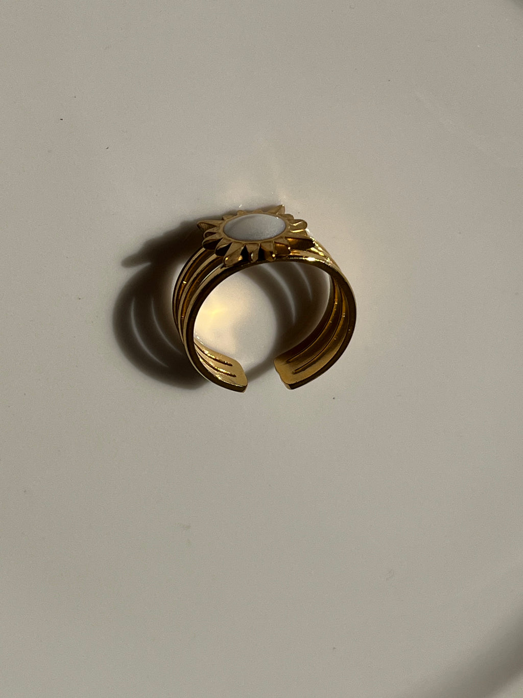 Resin Ring "White Pearl"