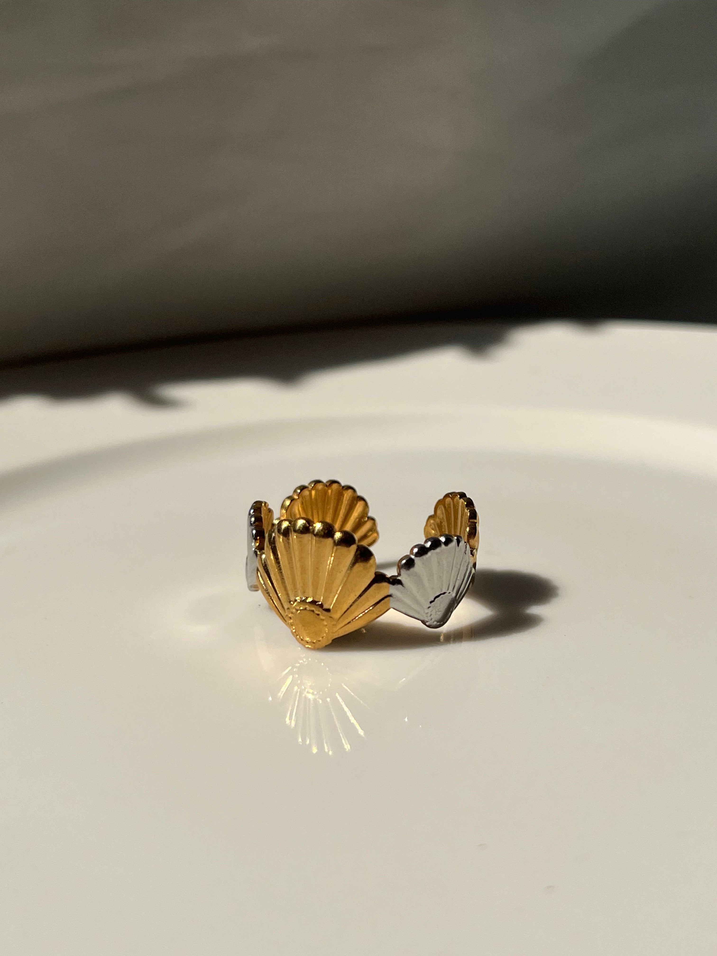 Gold Lotus Flowers Ring – Stainless Steel