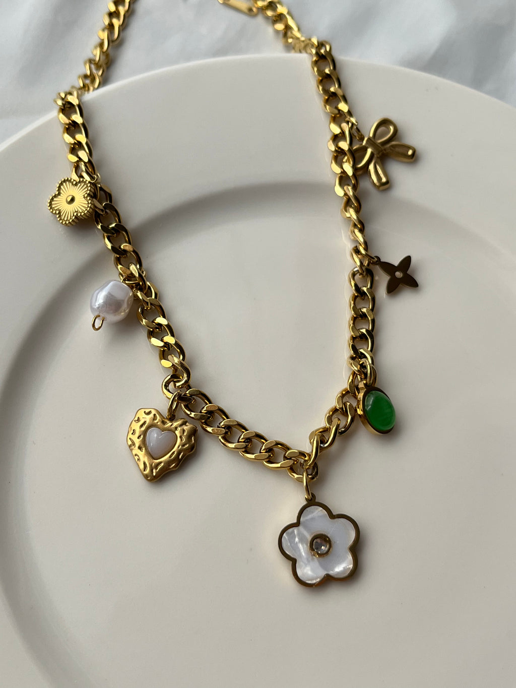 Chain Necklace with Stone, Resin & Natural Pearl