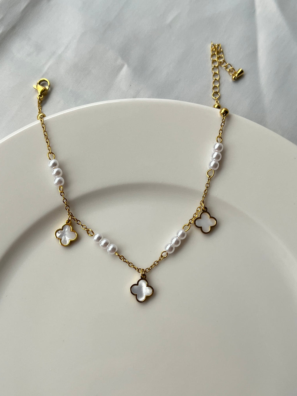 Van Cleef White Pearl Anklet