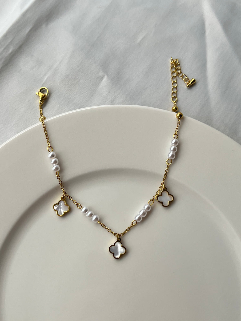 Van Cleef White Pearl Anklet